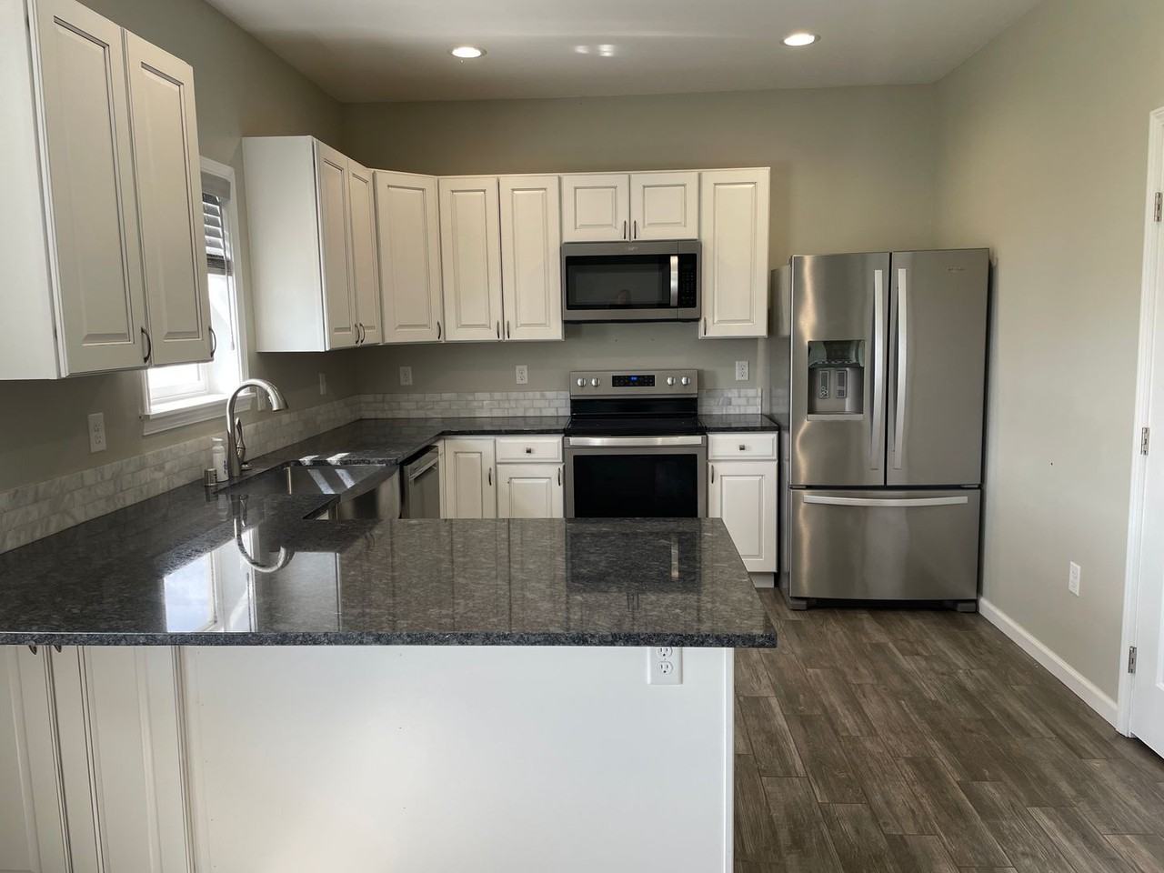 2856 Road H Ne - Photo 2 of 18