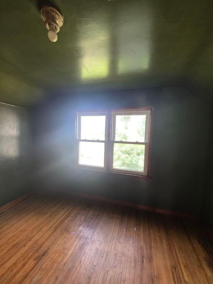422 1st Ave - Photo 3 of 10