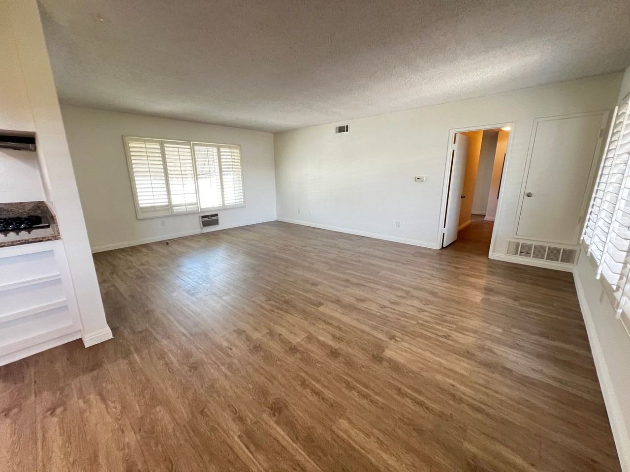 12411 Breezewood Dr - Photo 4 of 16