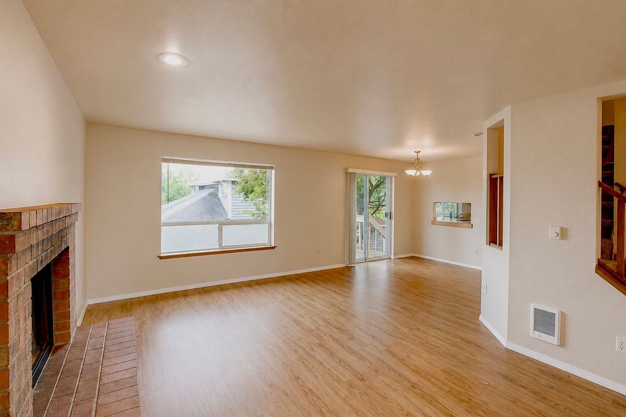 905 51st St Ne - Photo 4 of 26