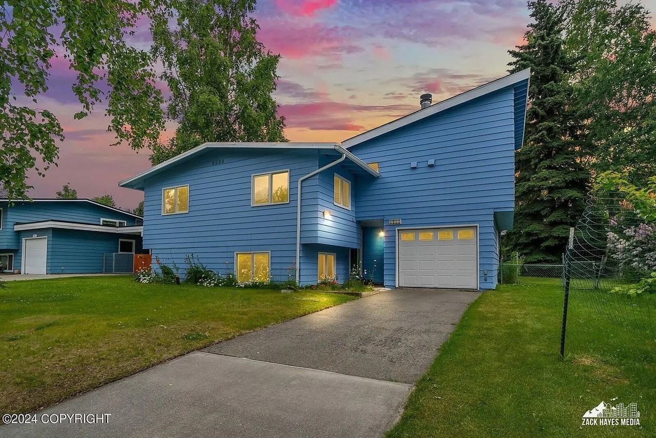4071 Macinnes St - Photo 2 of 43