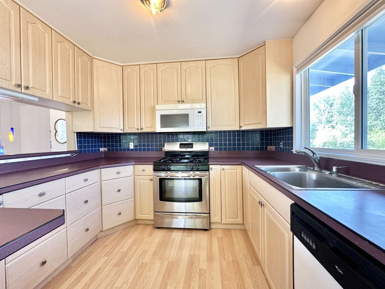 4071 Macinnes St - Photo 4 of 43