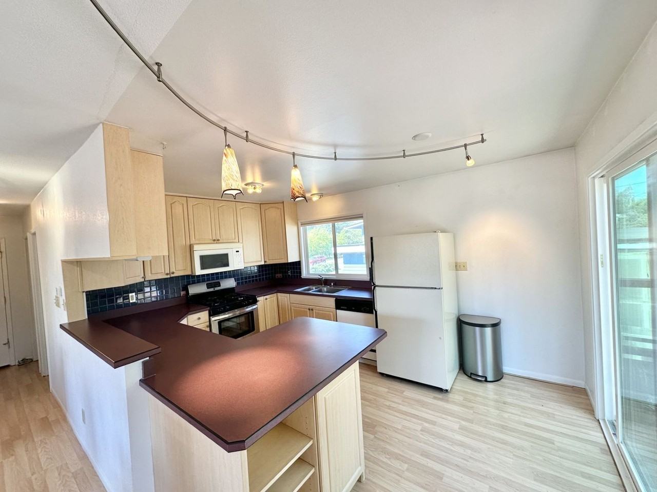 4071 Macinnes St - Photo 5 of 43
