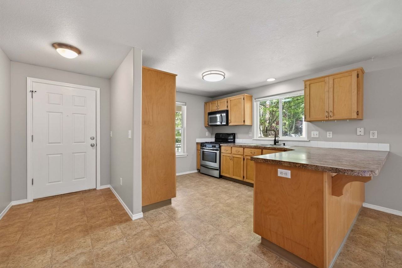 811 Nw 16th Ave - Photo 6 of 32
