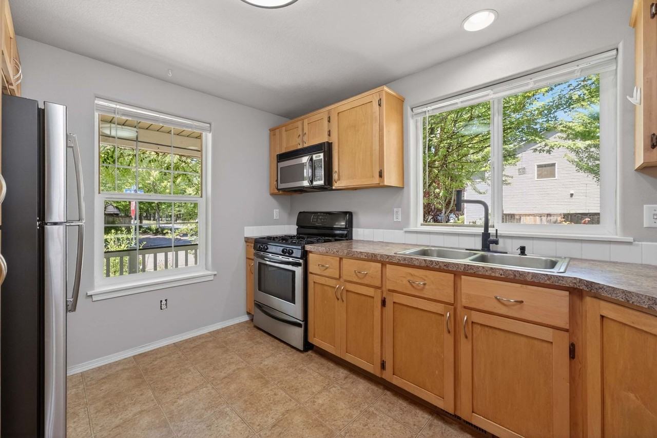 811 Nw 16th Ave - Photo 7 of 32