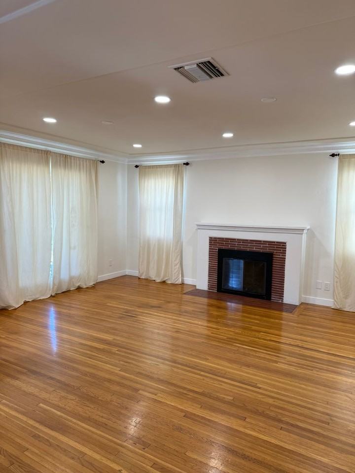 2523 S Bentley Ave - Photo 3 of 25