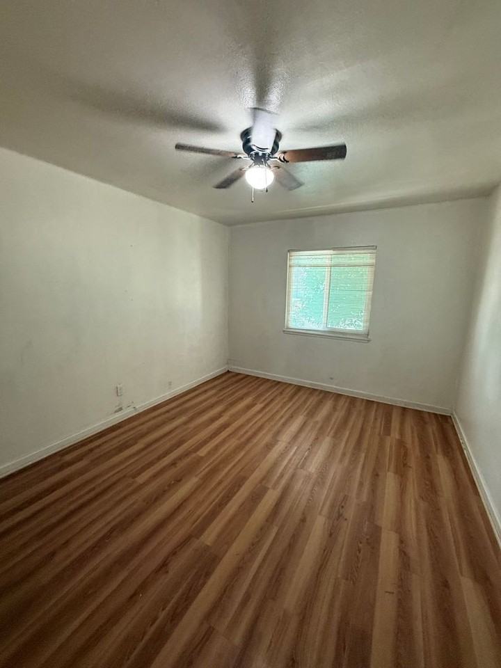 618 Utah St - Photo 6 of 12