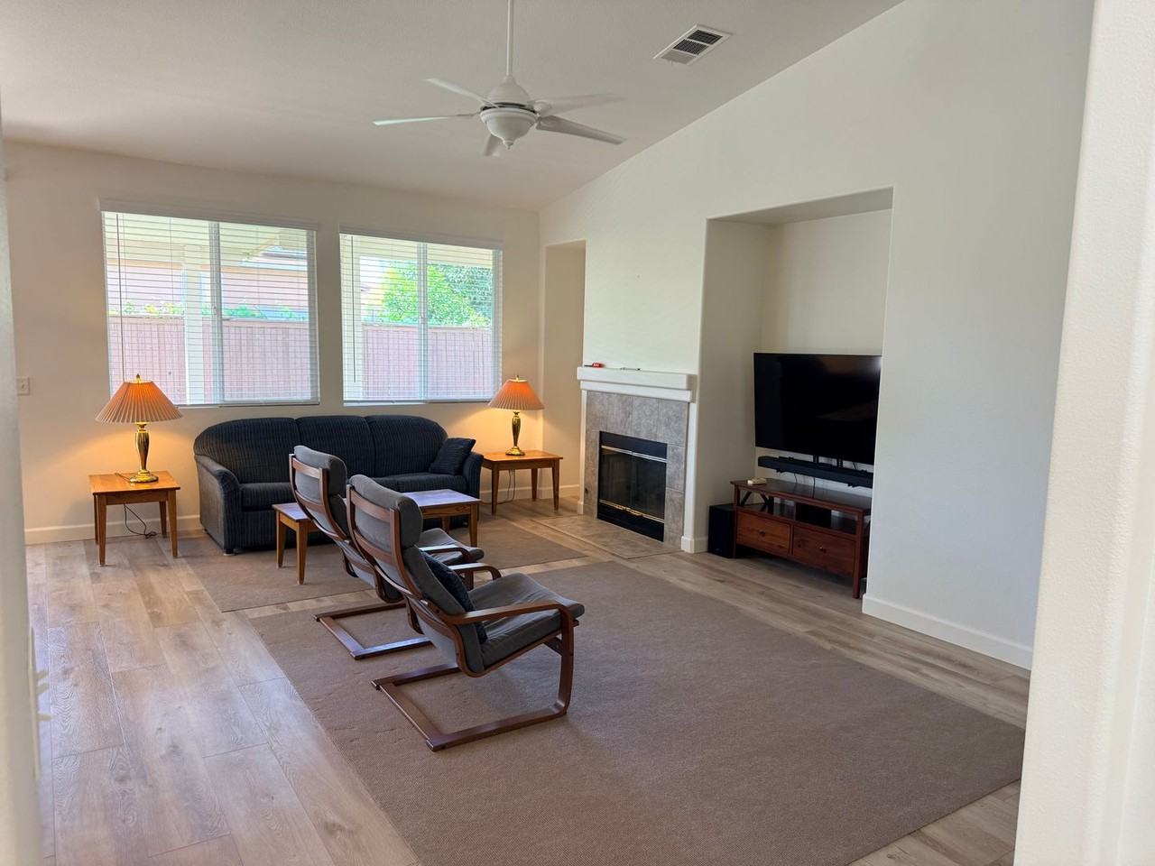 40889 Robards Way - Photo 6 of 23