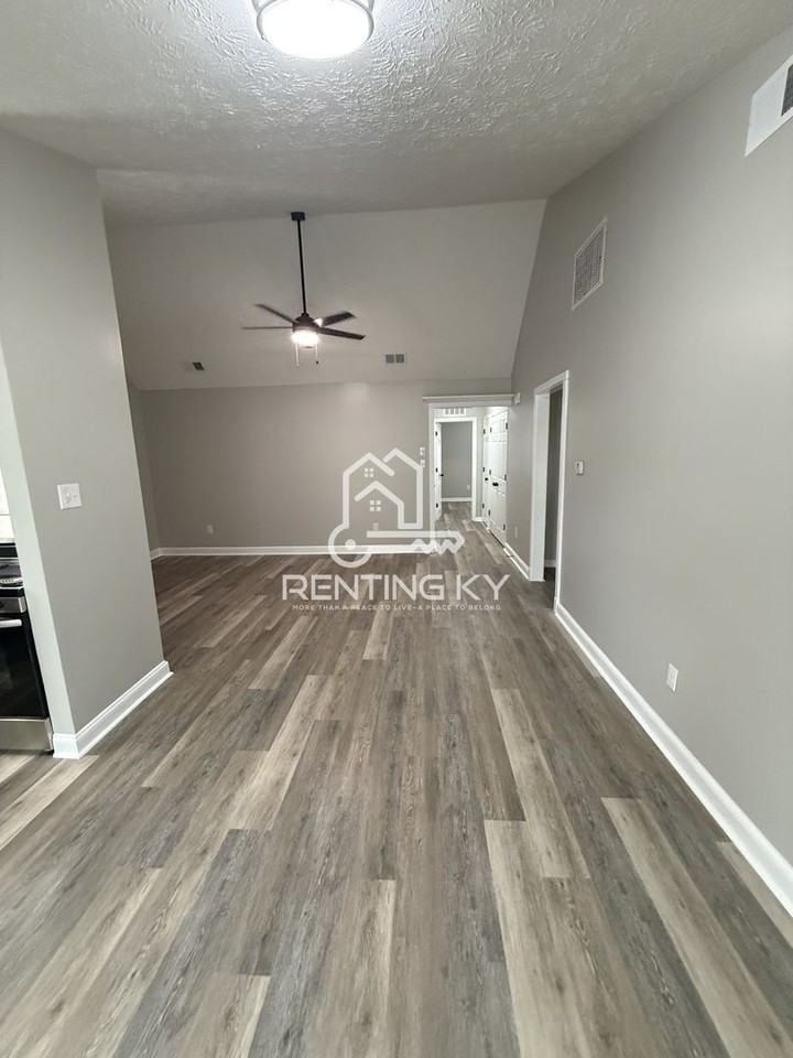 3308 Valhalla Dr - Photo 3 of 12