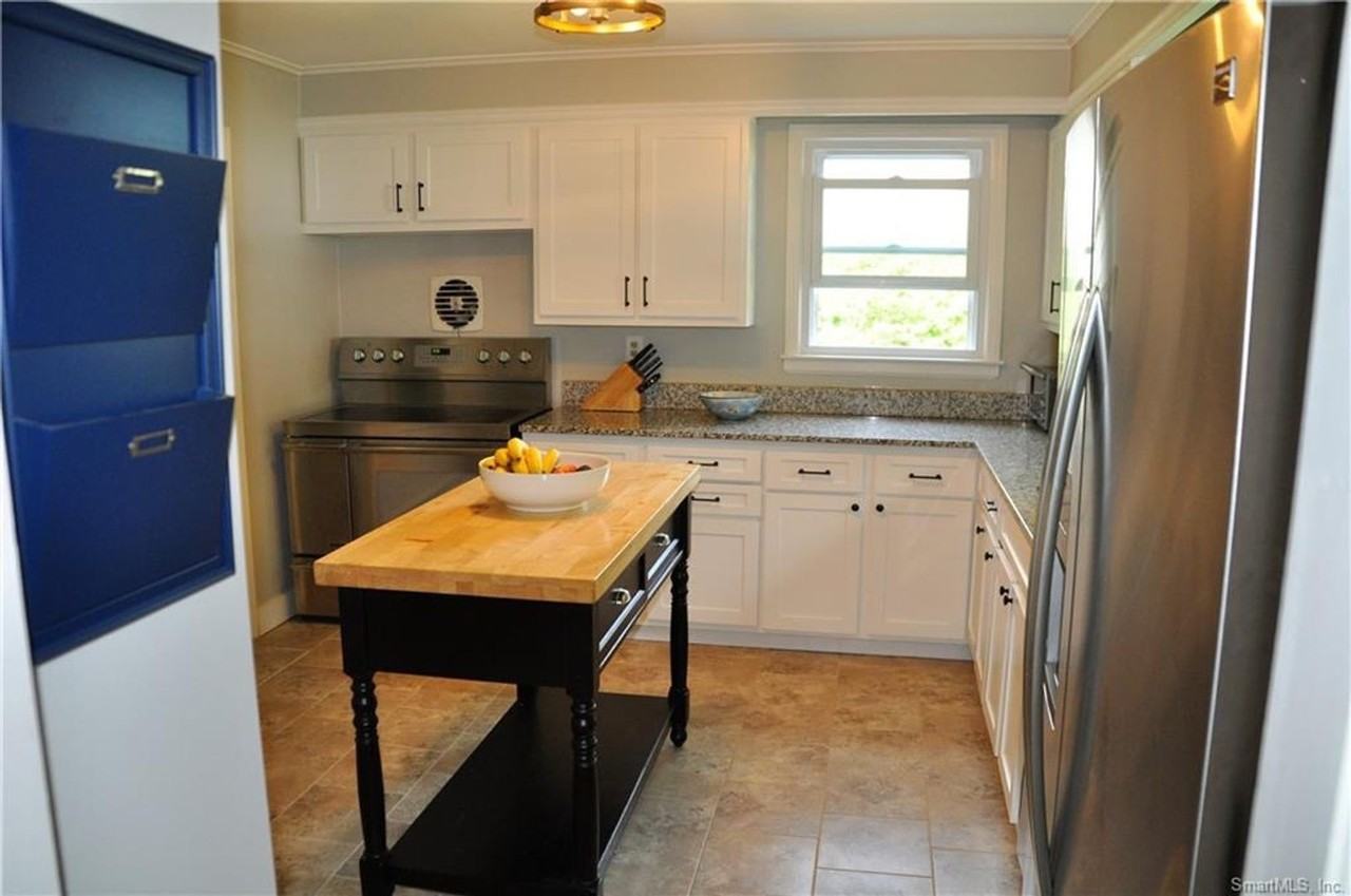 61 Carlyle Rd - Photo 6 of 15