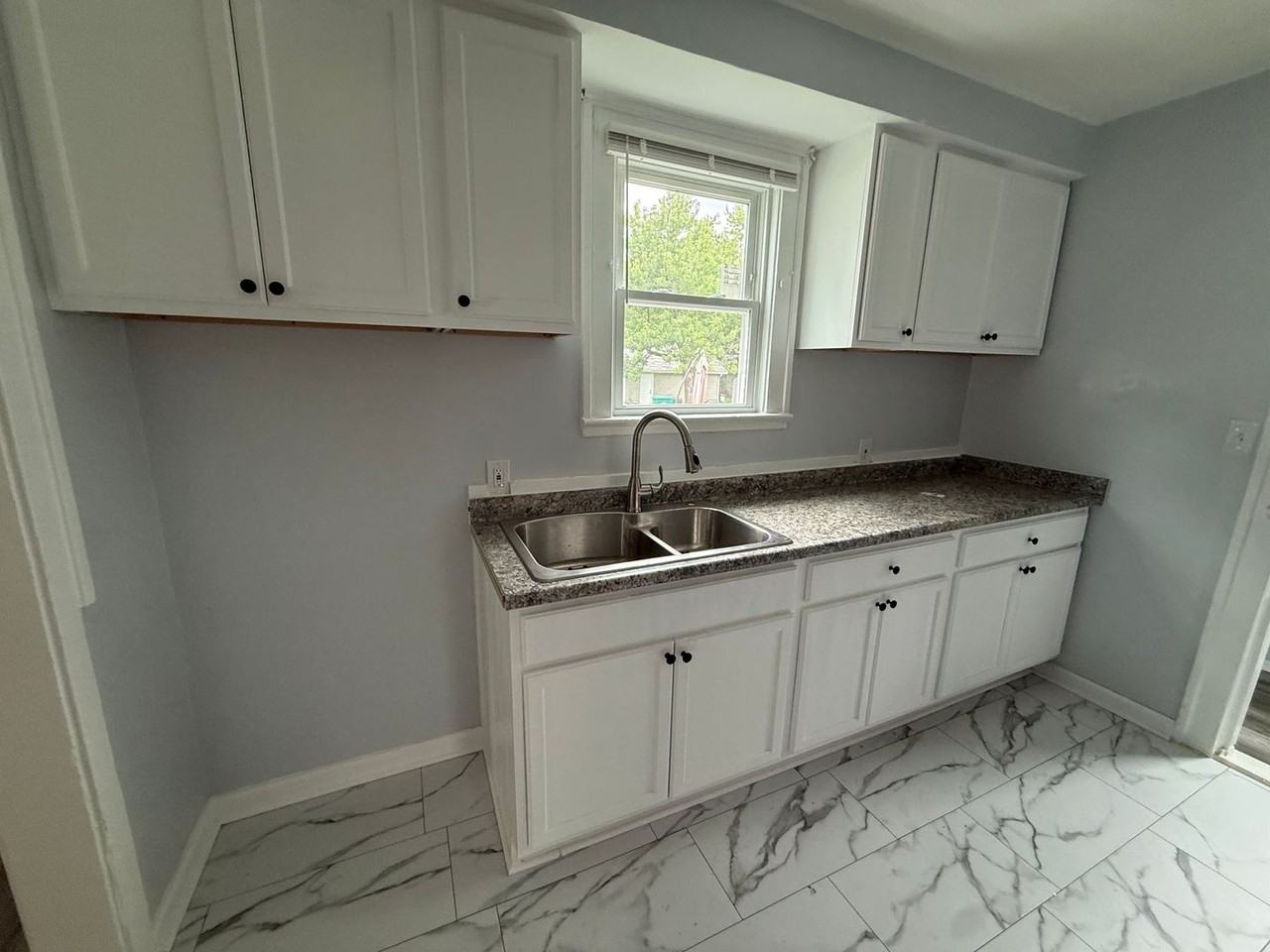 15809 Raymond St - Photo 4 of 11