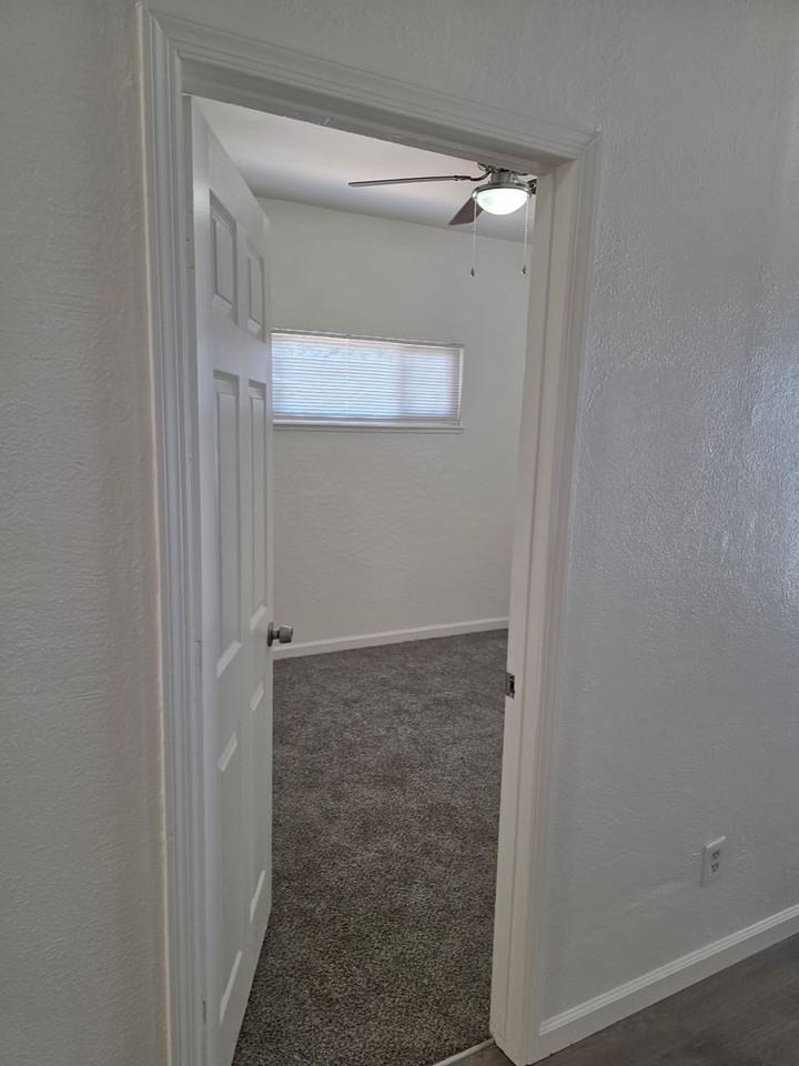 5063 Central Ave - Photo 5 of 22