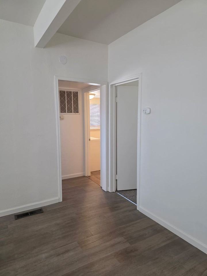 5063 Central Ave - Photo 7 of 22