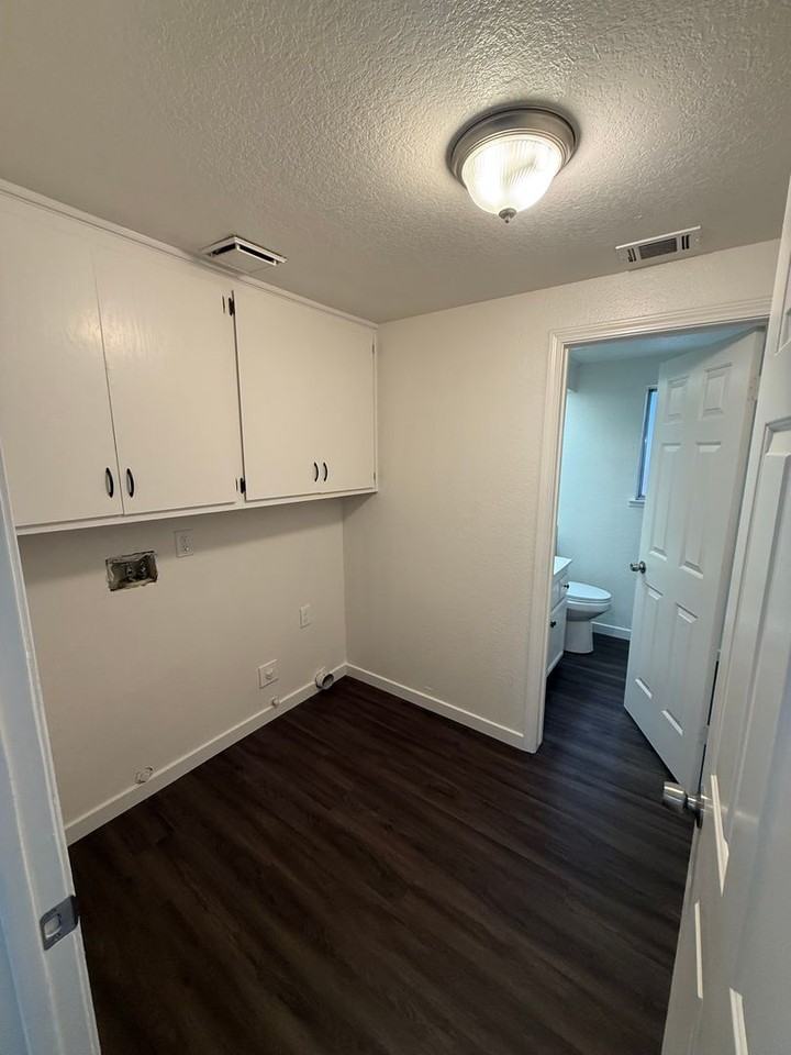 1808 Tartarian Way - Photo 5 of 25