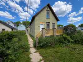 featured image of 2939 N Pierce St