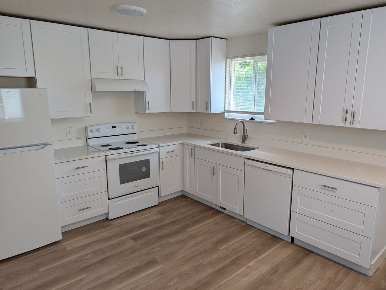 9026 S Goddard Cir - Photo 6 of 31
