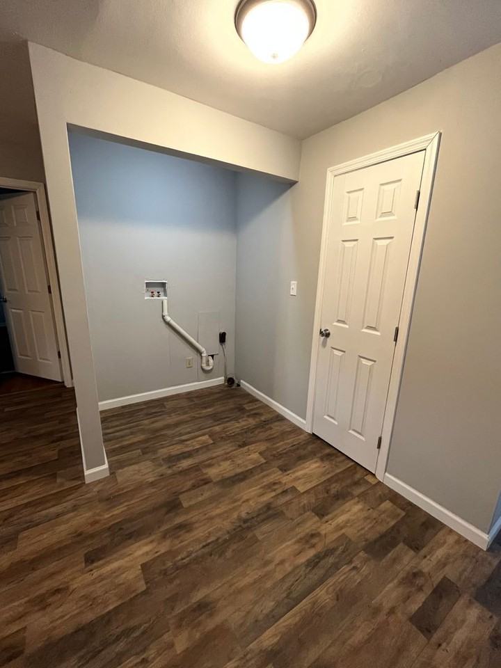 701 Elizabeth Ave - Photo 5 of 28