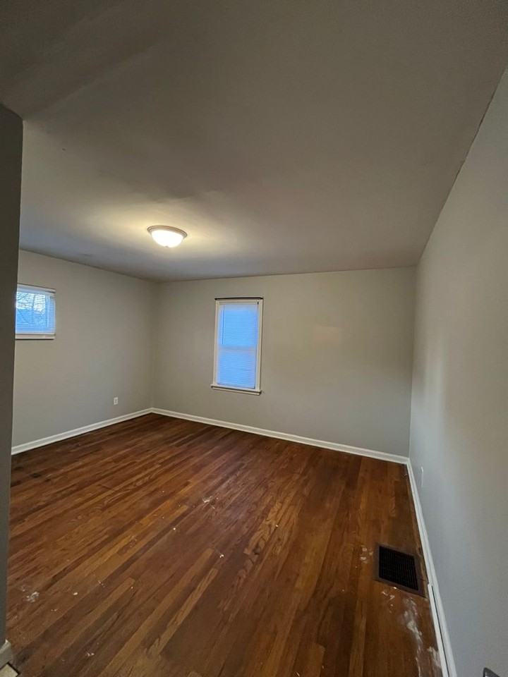 701 Elizabeth Ave - Photo 6 of 28