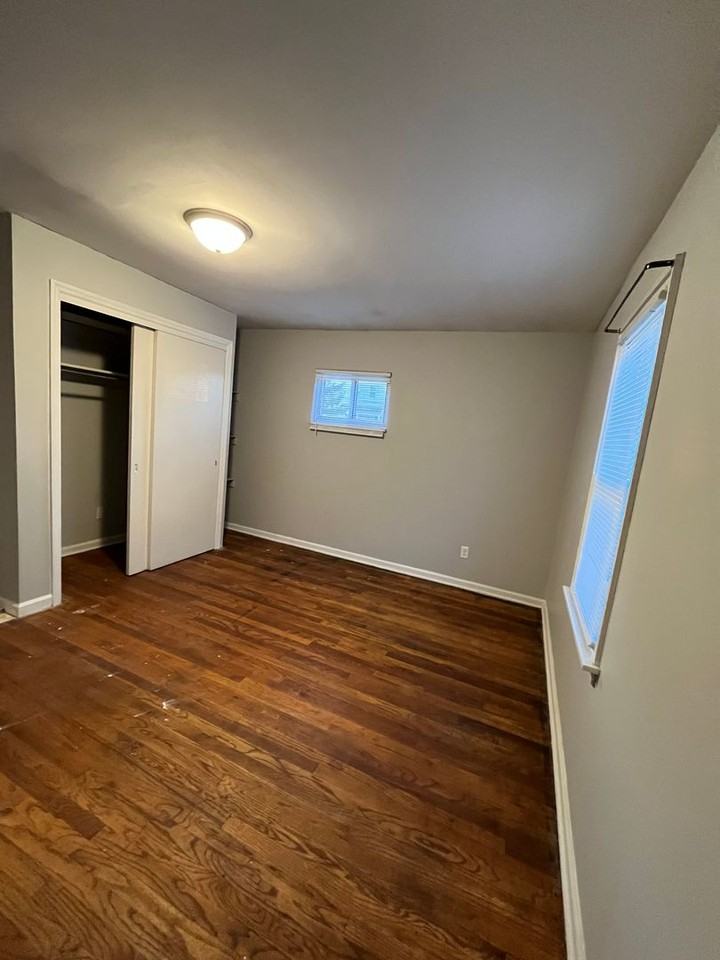 701 Elizabeth Ave - Photo 7 of 28