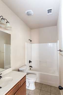 1405 Piedmont Dr - Photo 4 of 10