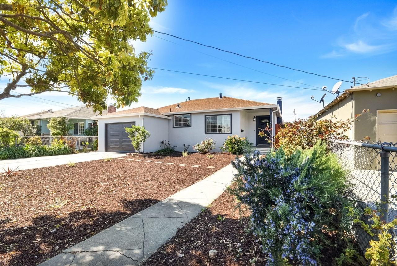 147 Wisteria Dr - Photo 3 of 44