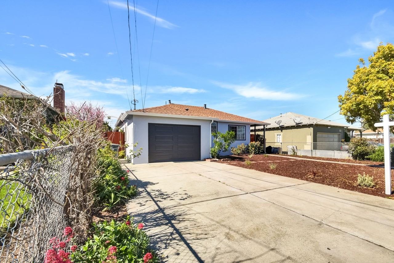 147 Wisteria Dr - Photo 4 of 44
