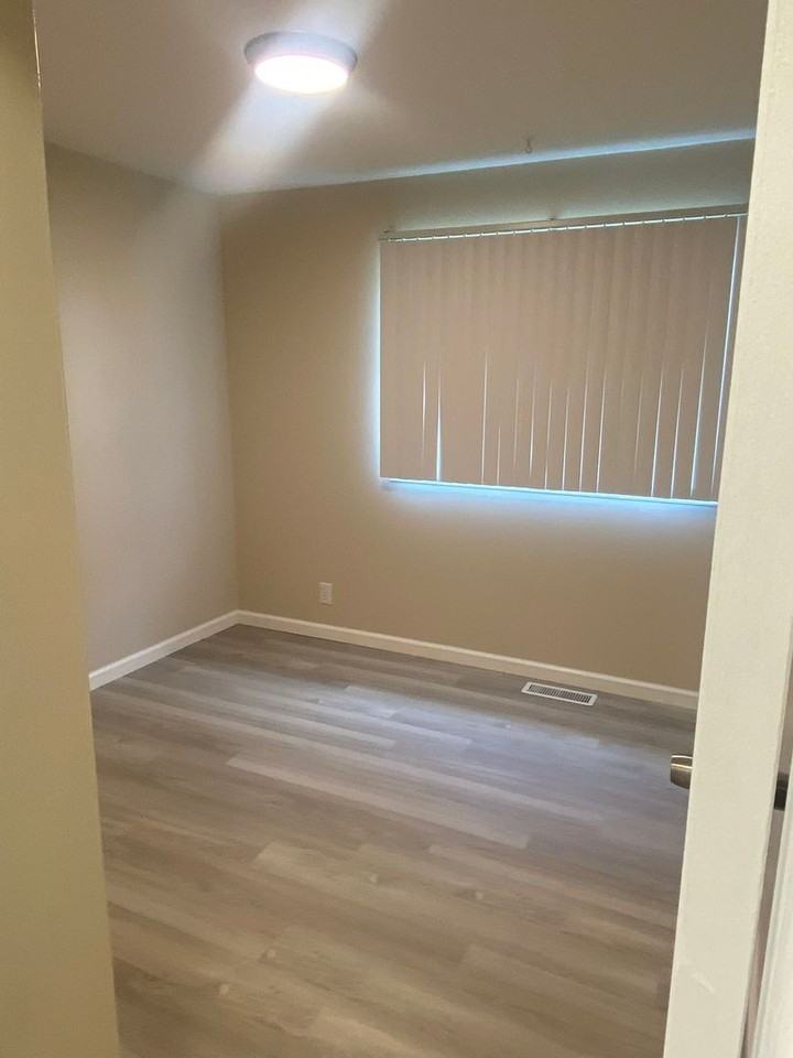 10944 Arctic Dr - Photo 6 of 23