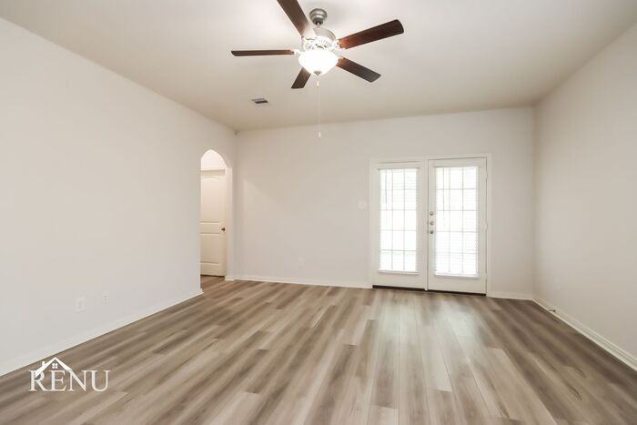 10482 Sweetwater Creek Dr - Photo 6 of 18