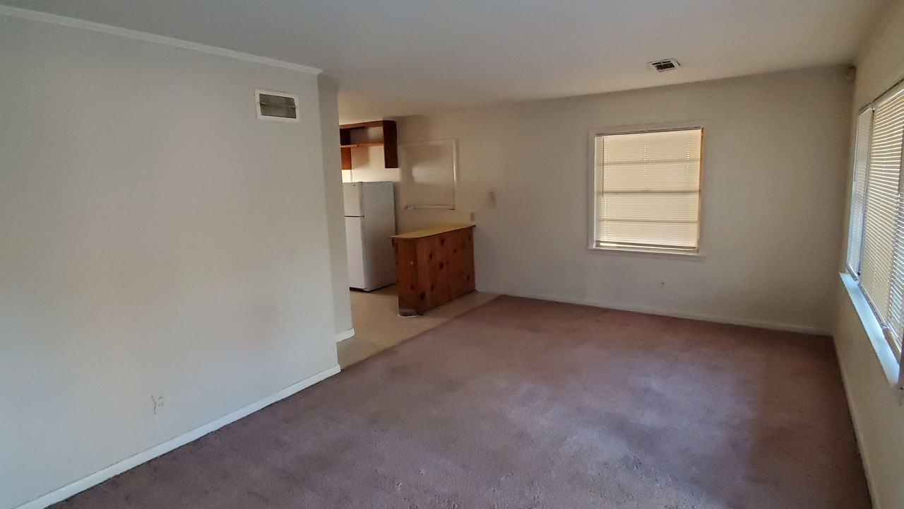 3208 Whitfield St - Photo 6 of 15
