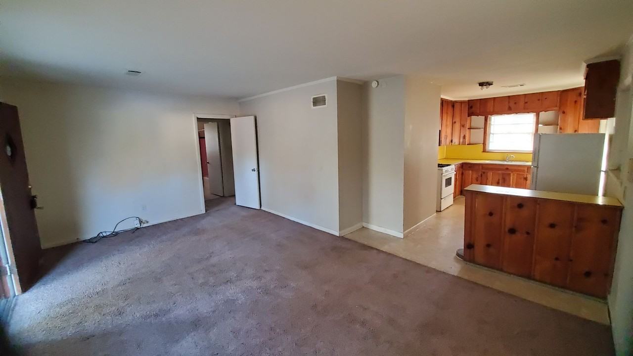 3208 Whitfield St - Photo 7 of 15