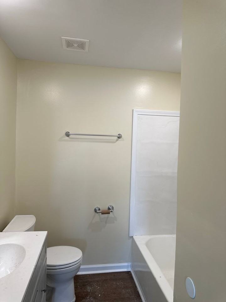 221 Warren St - Photo 5 of 7