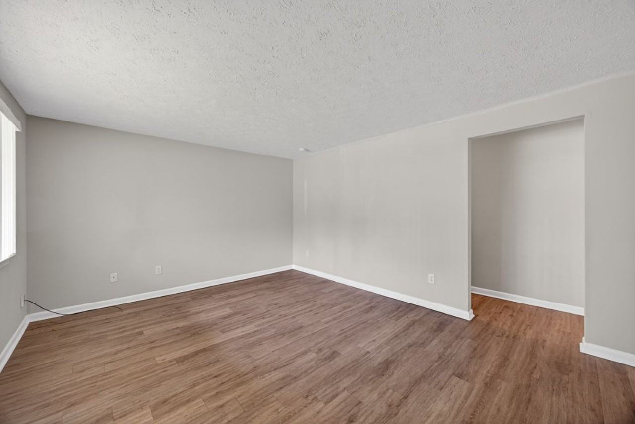 4177 Timberlake Dr N - Photo 5 of 25
