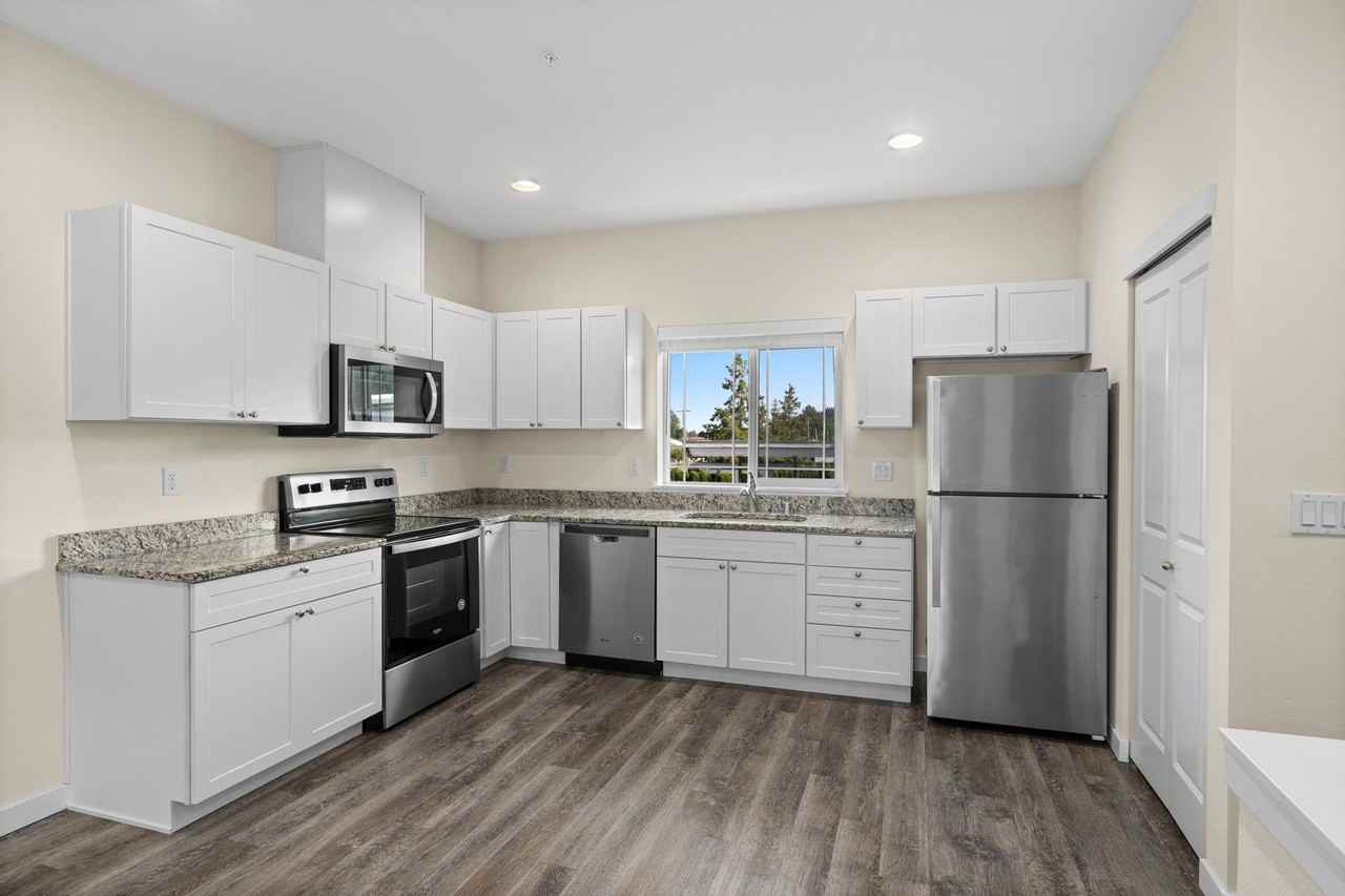 6215 Parker Rd E #6 - Photo 3 of 16