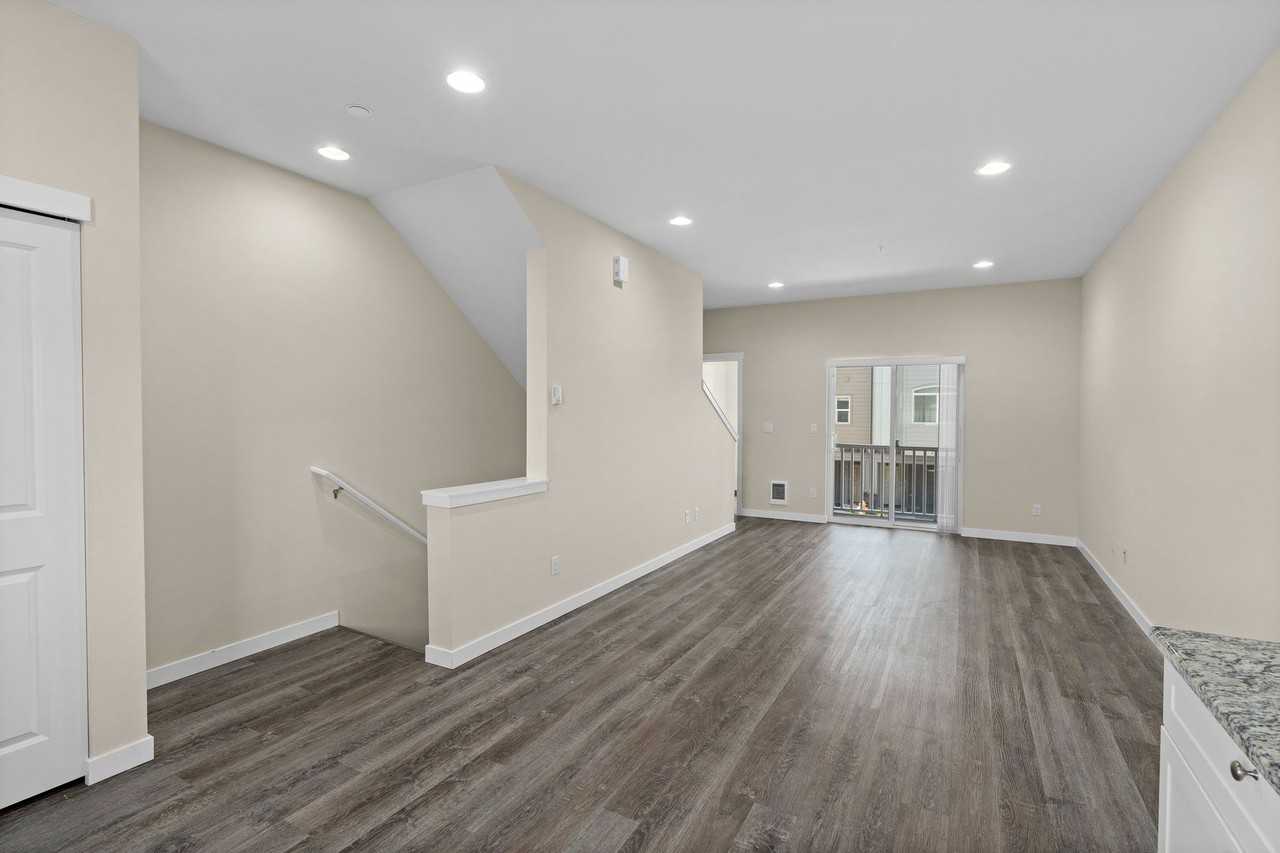 6215 Parker Rd E #6 - Photo 4 of 16