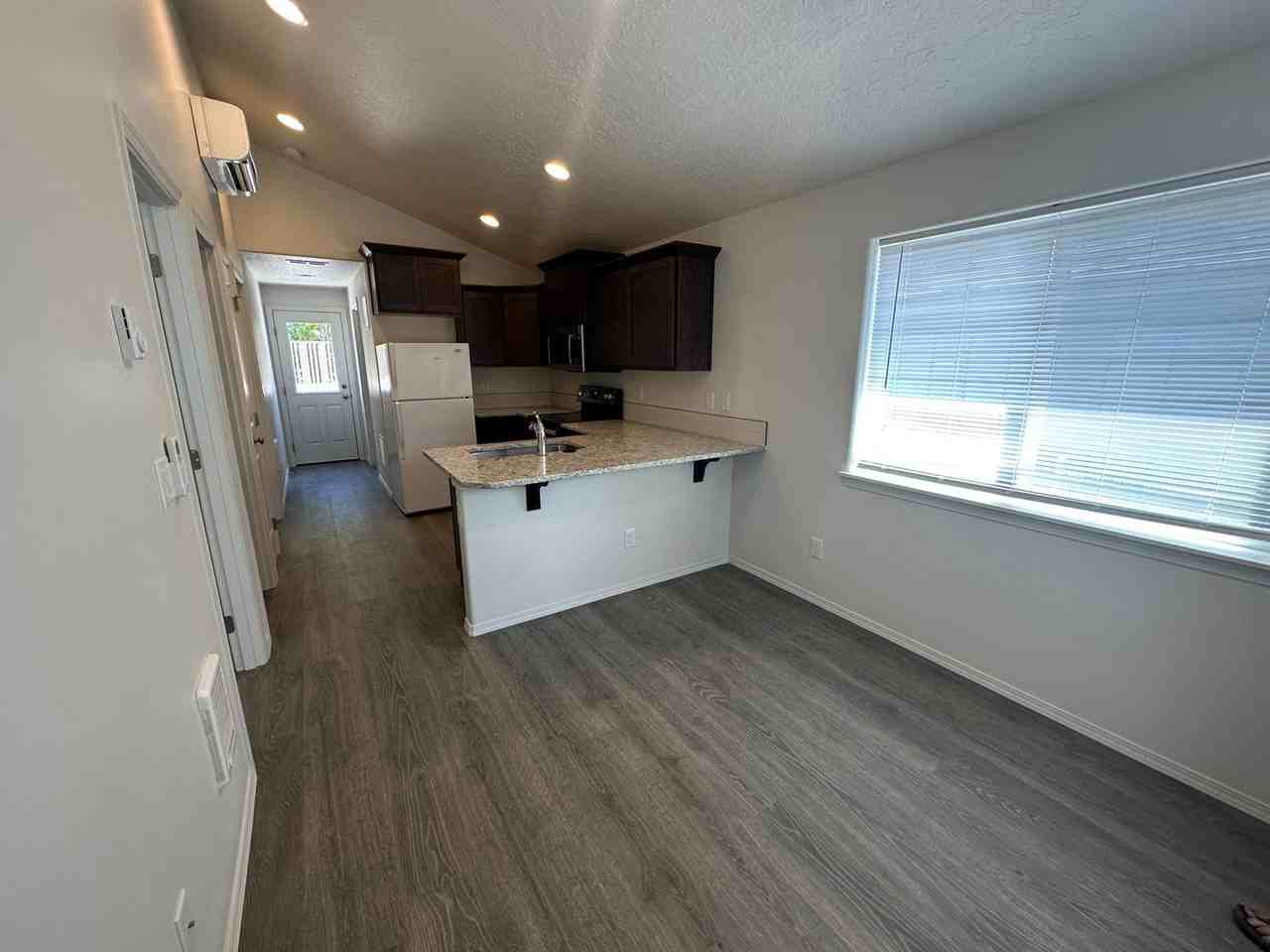 805 805 NE Lafayette - 02 #02 - Photo 4 of 12