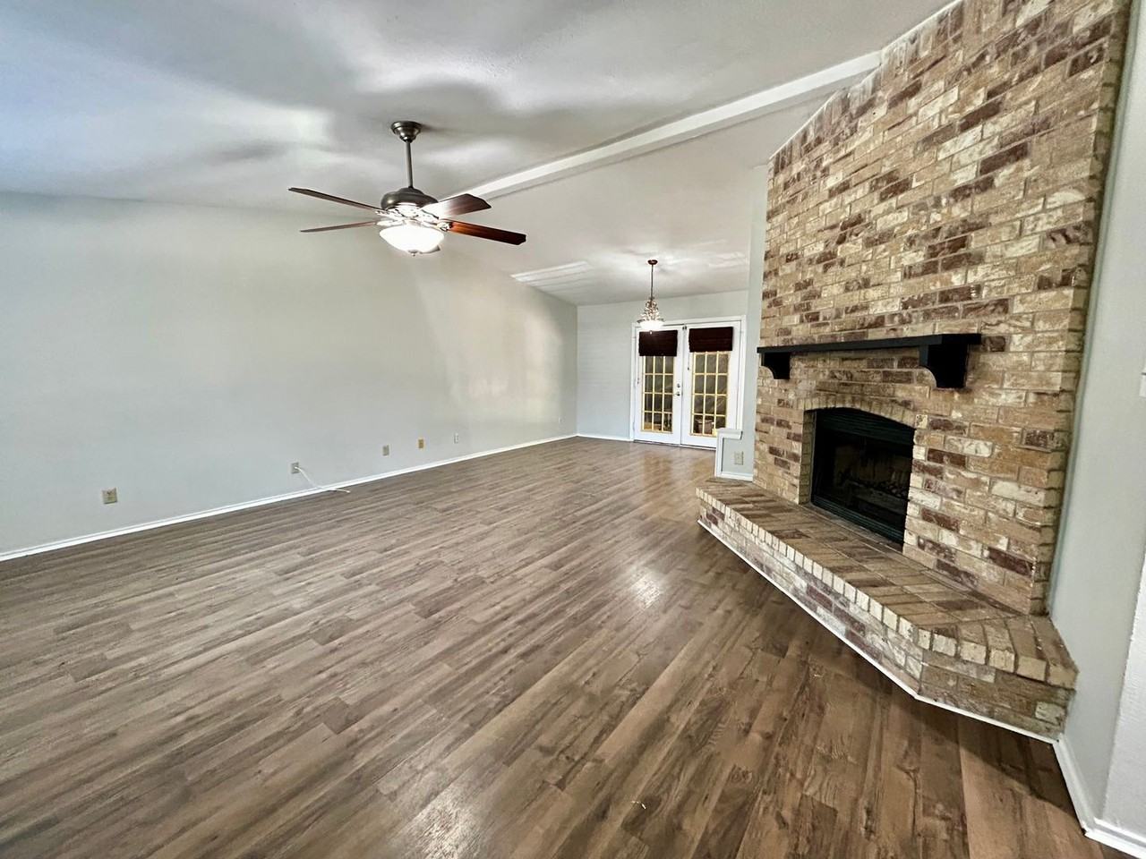 4205 Greencrest Dr - Photo 3 of 22