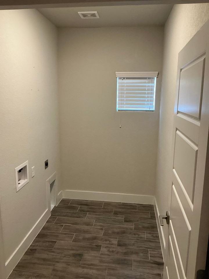 673 The Cottages Dr - Photo 6 of 9