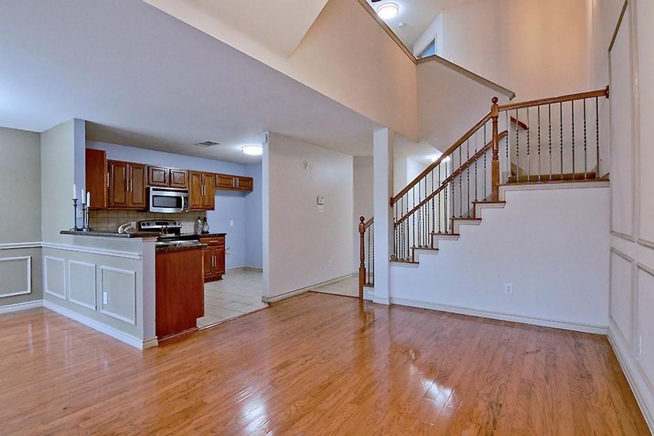 12649 Bay Ave - Photo 3 of 32