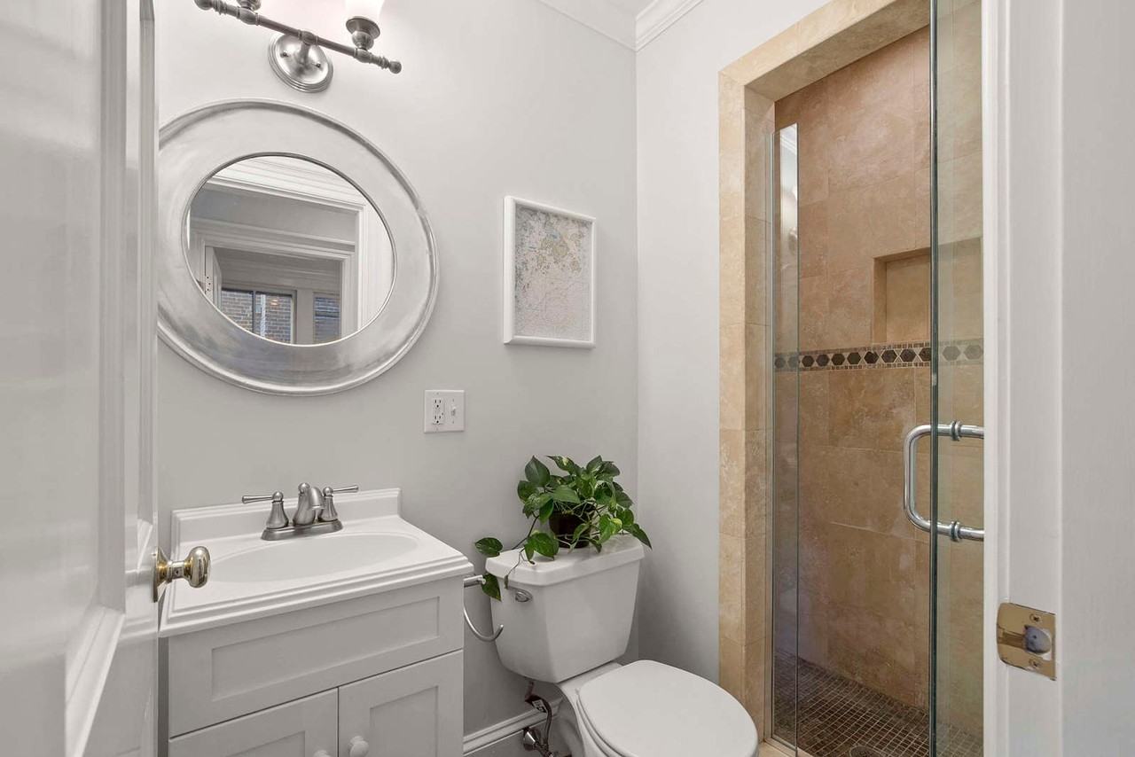 246 Beacon St - Photo 4 of 11