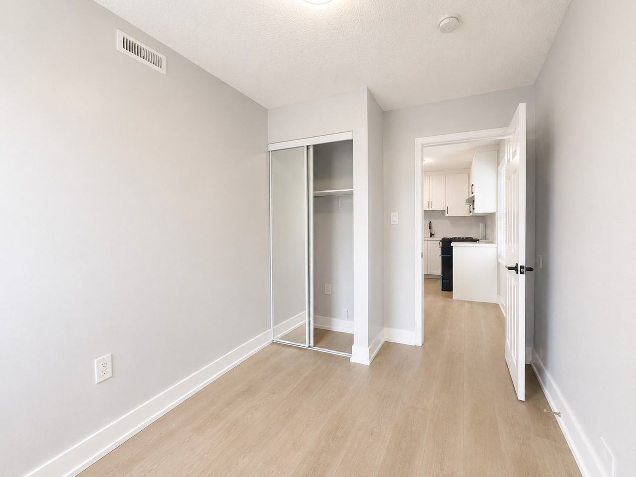 239 Harvie Avenue #2 - Photo 6 of 8