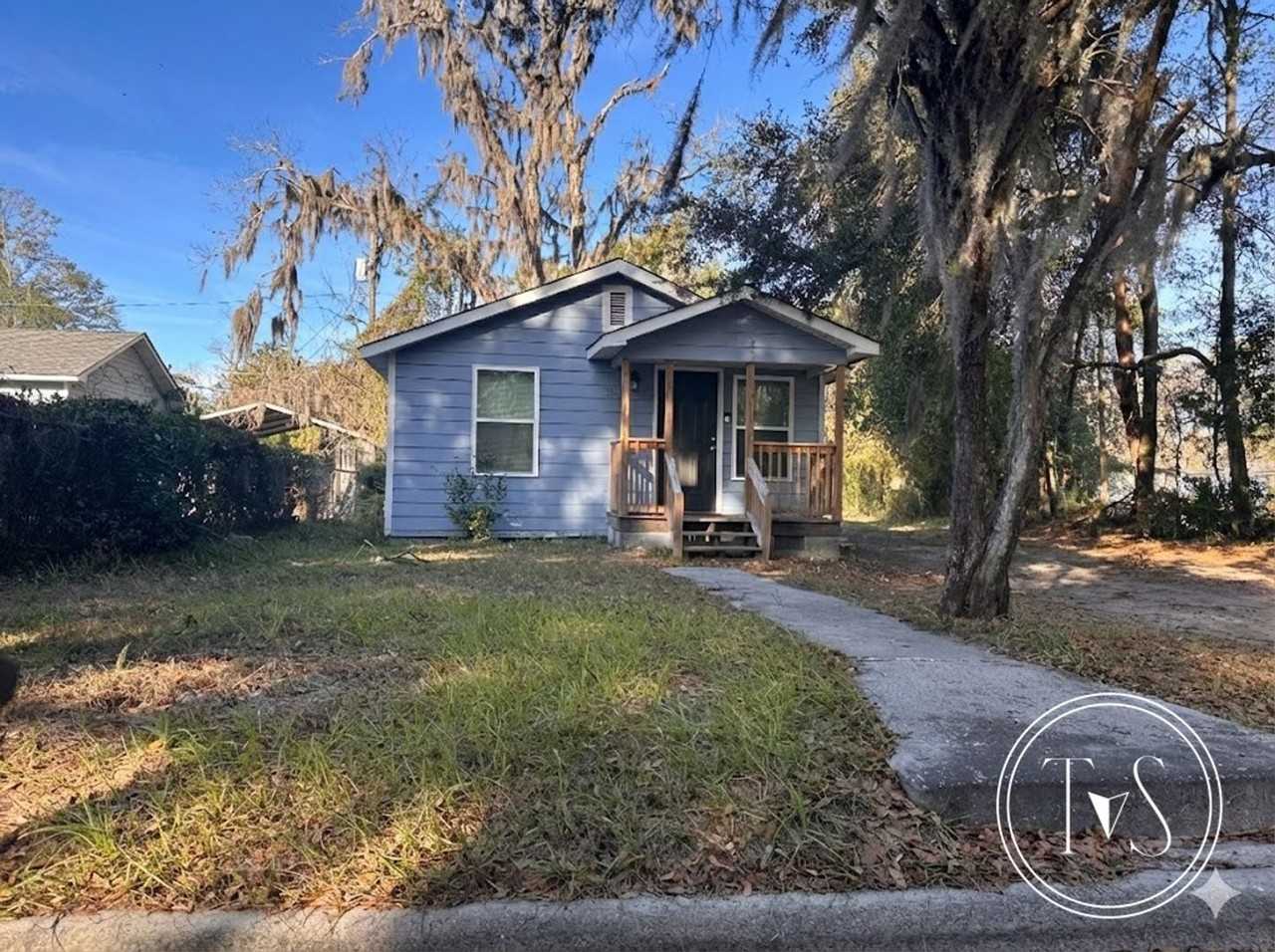 5202 Wendell St - Photo 2 of 12
