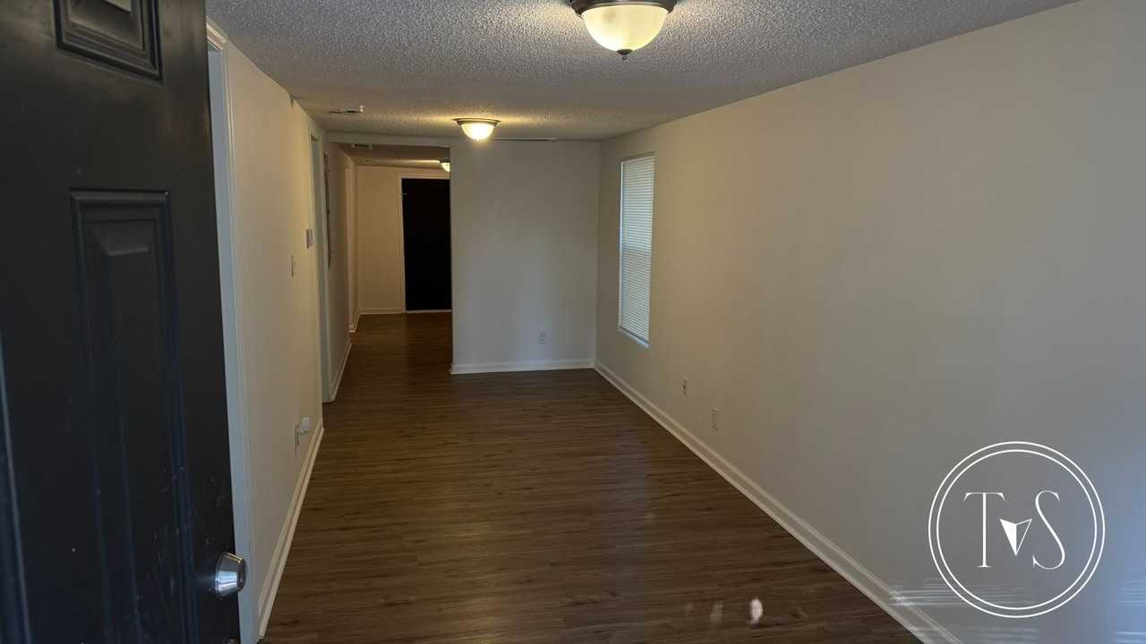 5202 Wendell St - Photo 3 of 12
