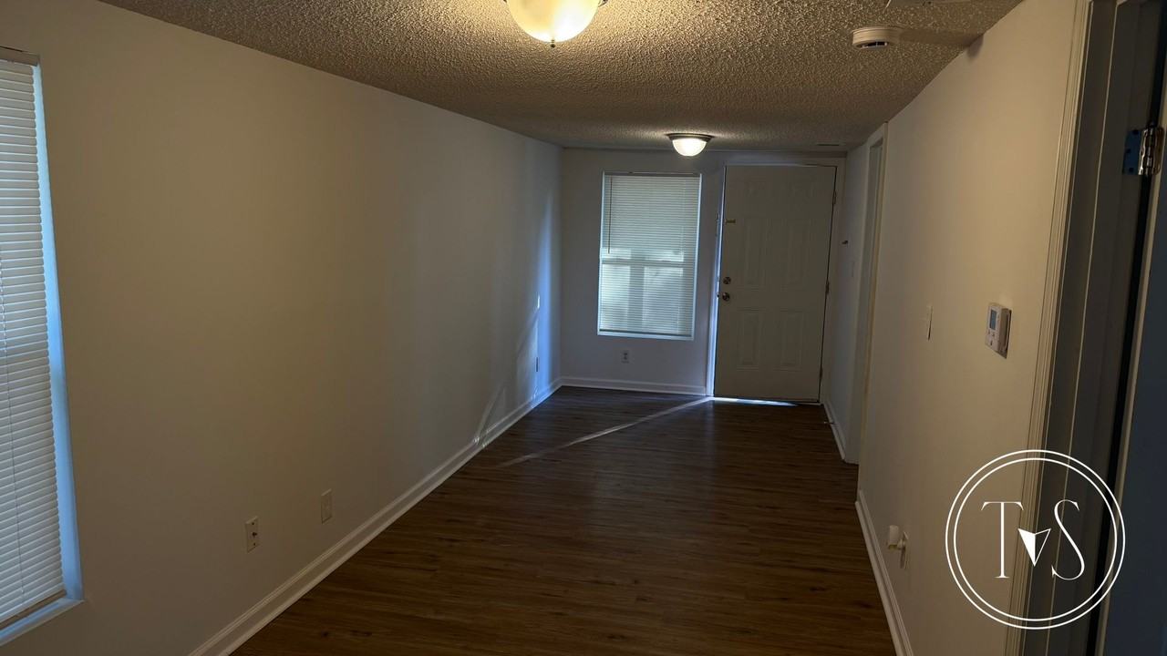 5202 Wendell St - Photo 4 of 12