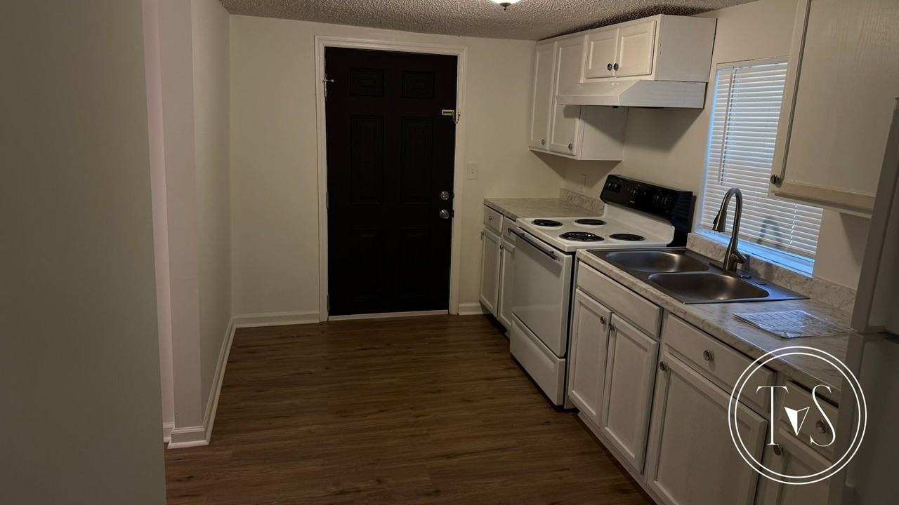 5202 Wendell St - Photo 6 of 12