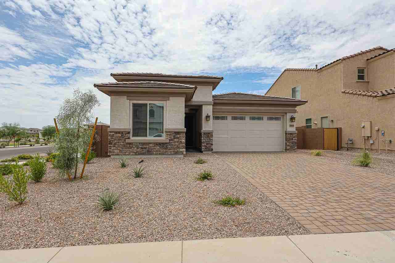 7665 W Smoketree Dr - Photo 3 of 42