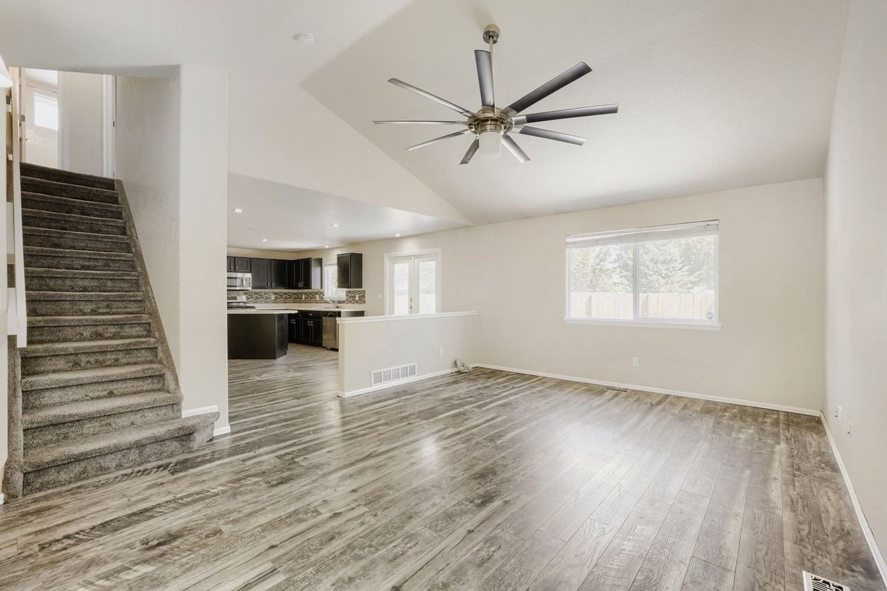 11339 W Aqueduct Dr - Photo 3 of 18