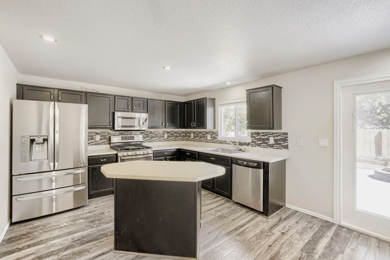 11339 W Aqueduct Dr - Photo 6 of 18