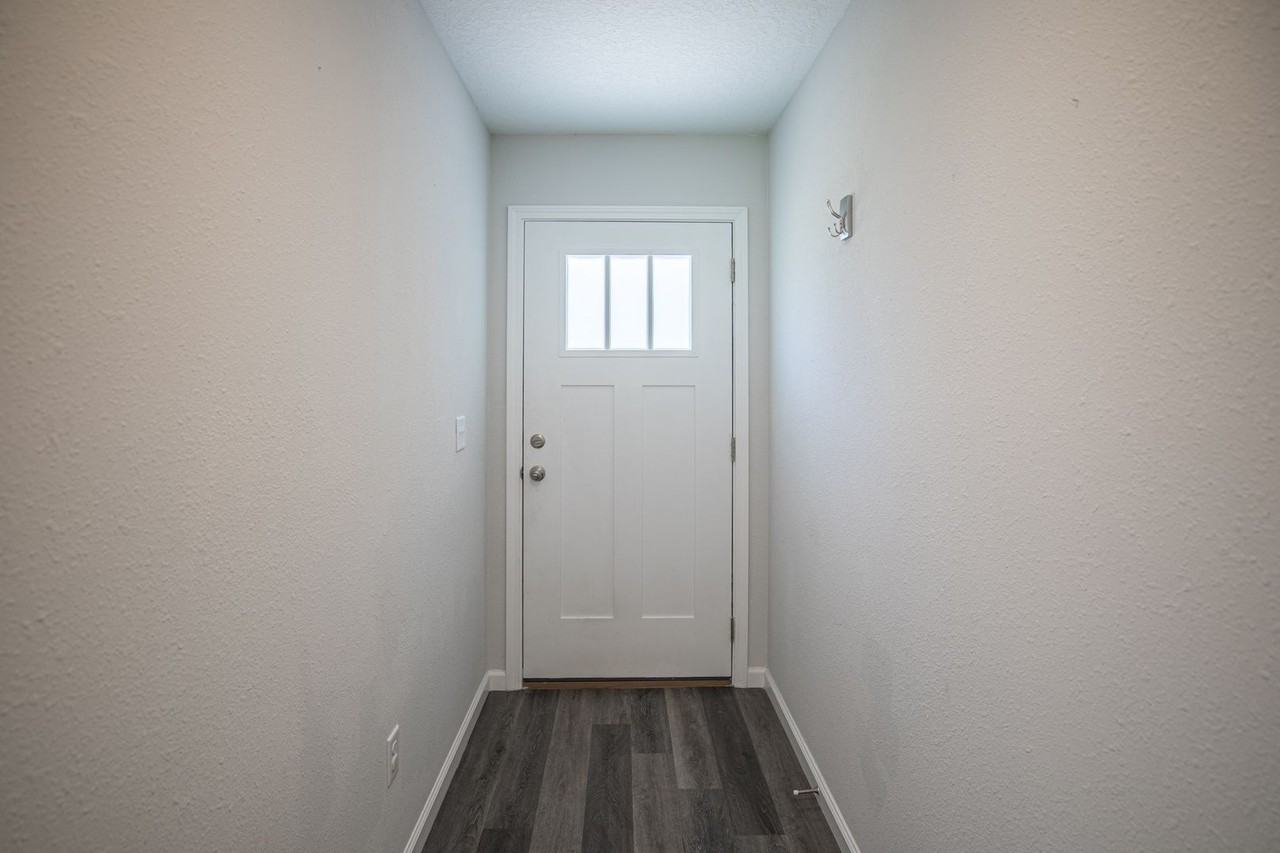 14410 Gossett St - Photo 5 of 24