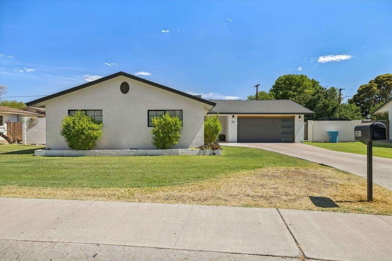 301 E Royal Palm Rd - Photo 2 of 50