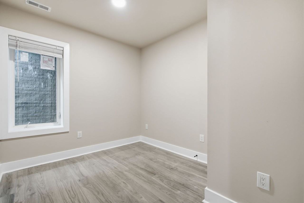 727 16th St NE - Photo 6 of 22